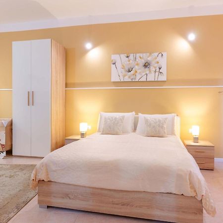 Montellino'S Suite Oro SantʼAntìoco Eksteriør bilde