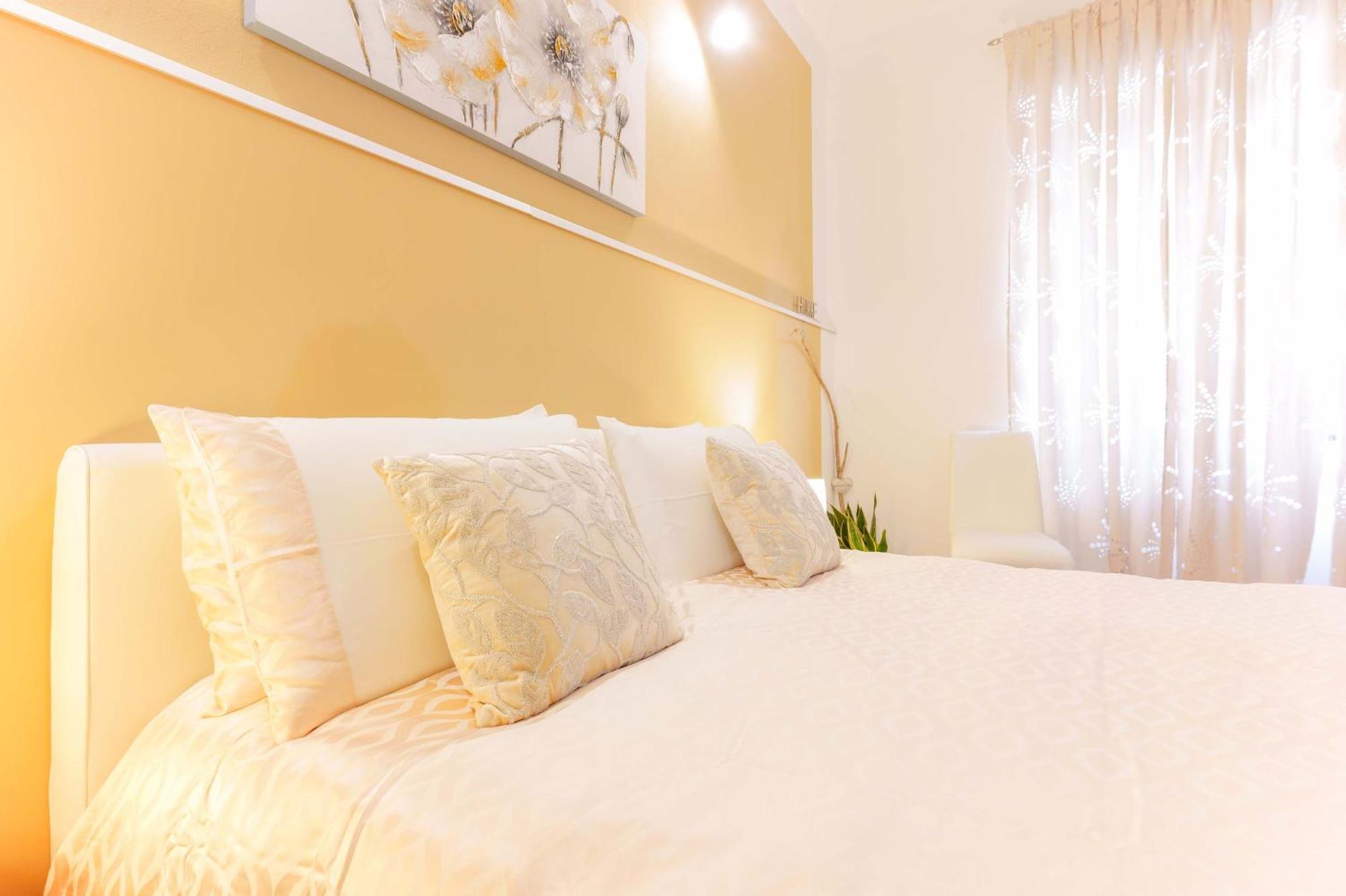 Montellino'S Suite Oro SantʼAntìoco Eksteriør bilde
