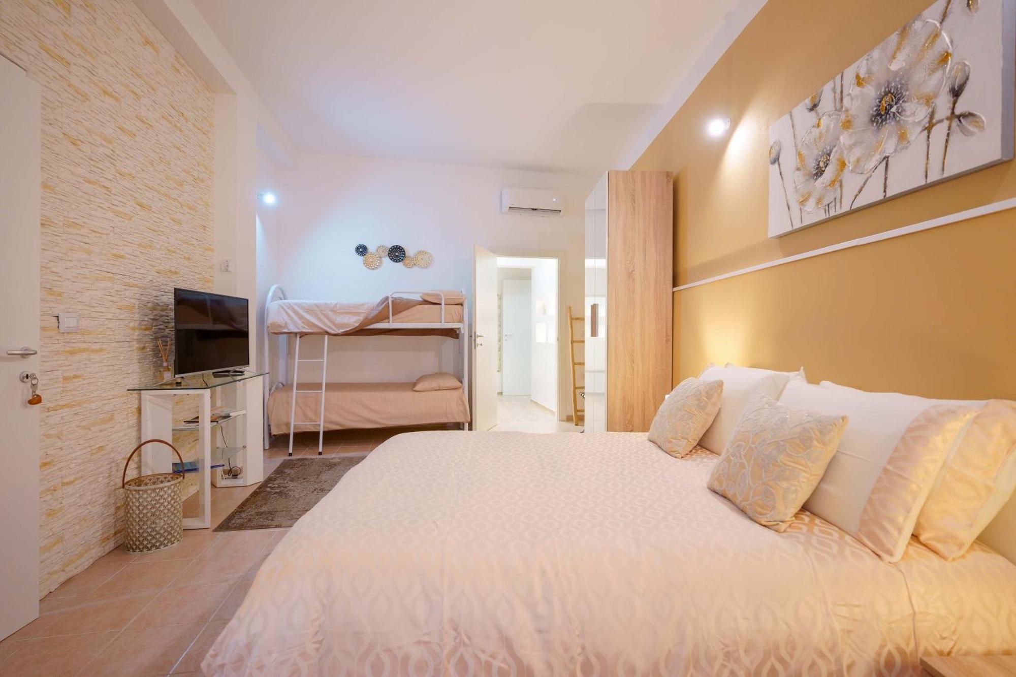 Montellino'S Suite Oro SantʼAntìoco Eksteriør bilde